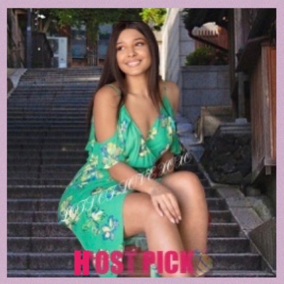 ❌DONATED❌Green Floral Cold Shoulder Wrap V-neck Midi Dress - Picture 2 of 12